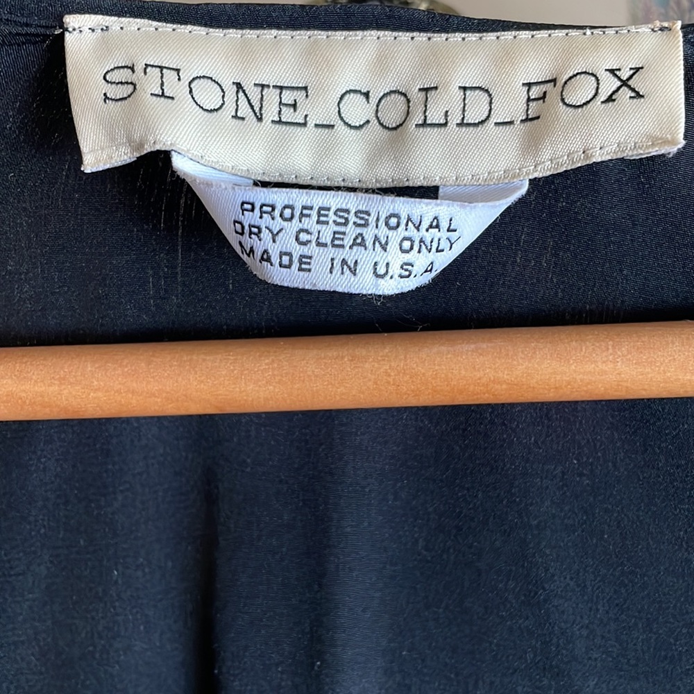 Stone Cold Fox Robe - Picture 3 of 4